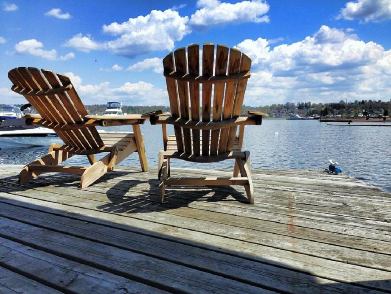 Hôtel The Floatel à Penetanguishene Extérieur photo